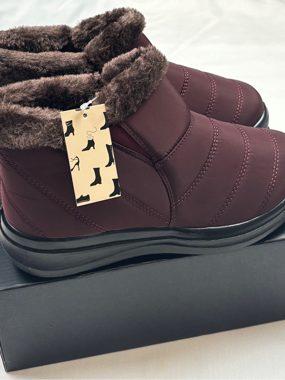 BOCCA Women’s Wine Red Faux Fur Lined Ankle Boots Size EU 37 NWT